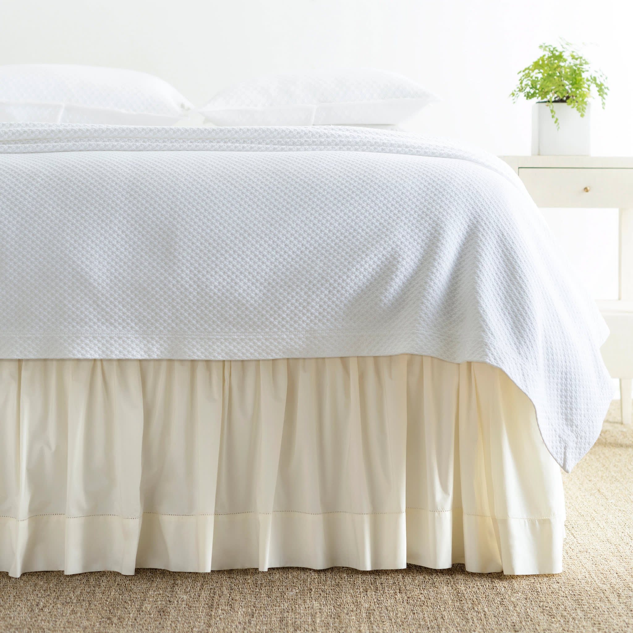 Ivory bedskirt in hot queen