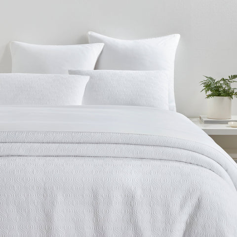 Optic White Matelasse Coverlet Set