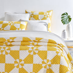 Sunny Side Yellow Quilt