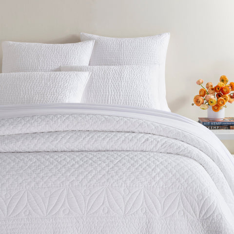 Tea & Toast White Quilt