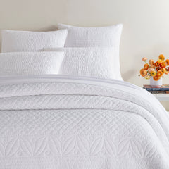 Tea & Toast White Quilt