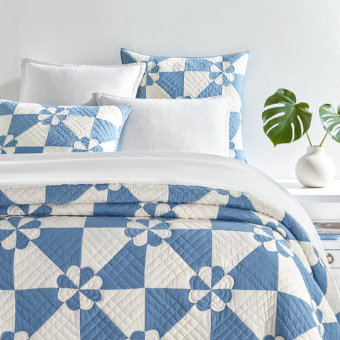 Sunny Side Blue Quilt